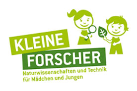 Logo der Initiative zeigt zwei forschende Kinder und enthält folgenden Text: Stiftung 'Haus der kleinen Forscher': Naturwissenschaften und Technik für Mädchen und Jungen